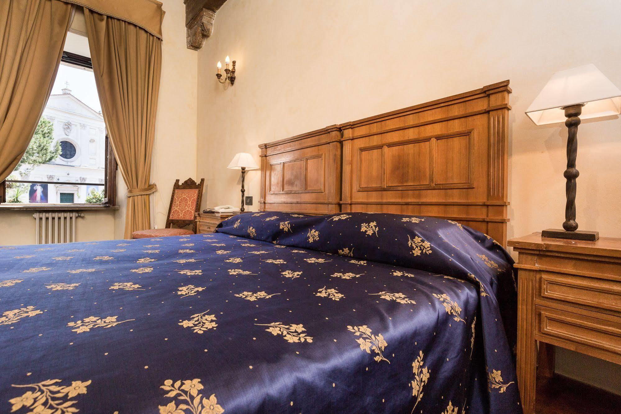 Hotel Columbus Ρώμη Εξωτερικό φωτογραφία